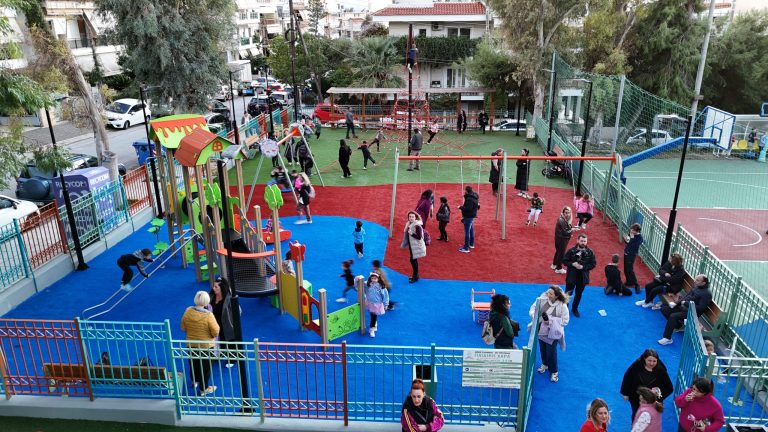 Δήμος Ελληνικού – Αργυρούπολης: Εγκαινιάστηκε ο νέος πολυχώρος πρασίνου στην Πλατεία Ρήγα Φεραίου