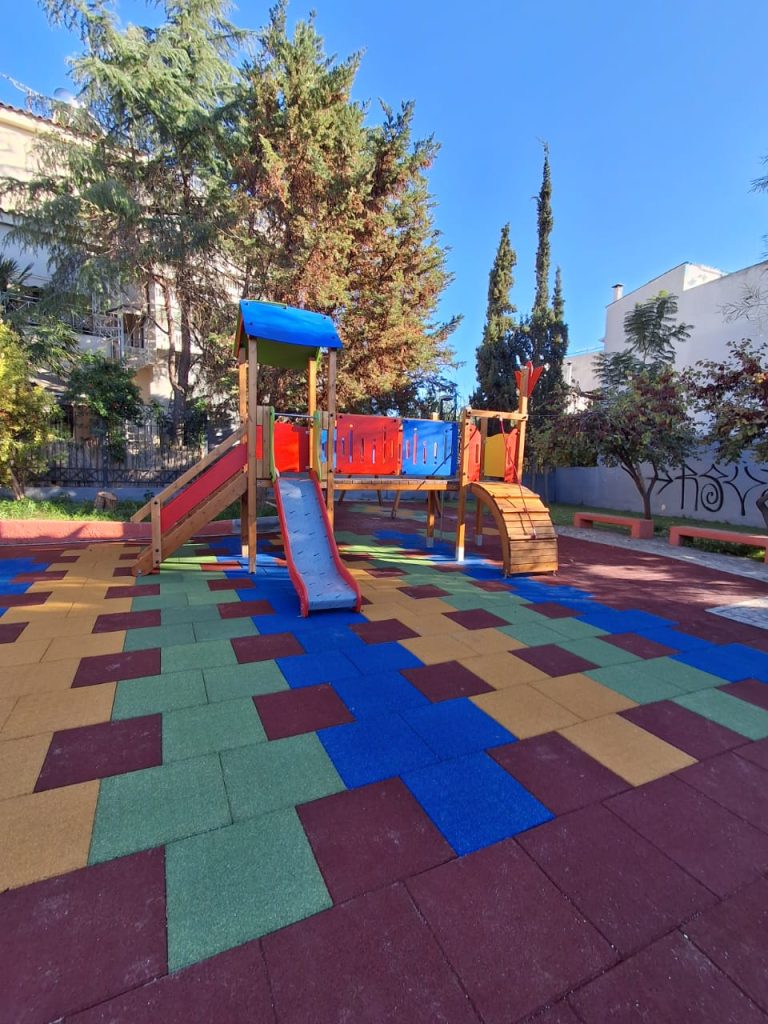 Δήμος Αγίου Δημητρίου: Προχωρά η ανακατασκευή παιδικών χαρών σε Αιτωλικού και Ζέρβα