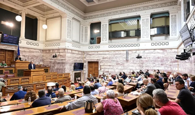 ΣΥΡΙΖΑ υπό πίεση: Τι περιλαμβάνει η πρώτη ΚΟ μετά τον «εξώστη» και την παραίτηση στην «Αυγή».